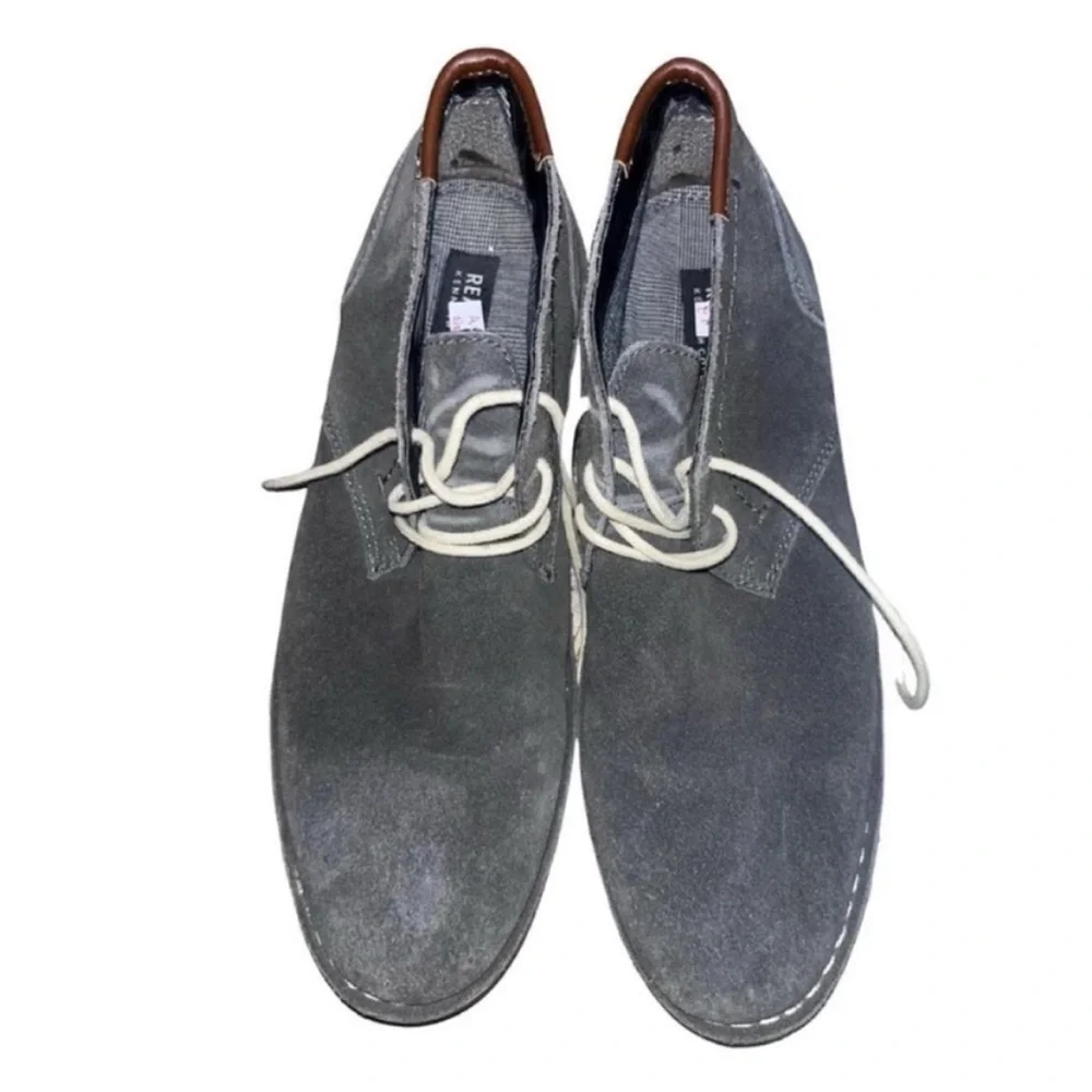 Men’s Kenneth Cole Leather Grey Suede Chukka Boot Color Desert Wind Size 9.5